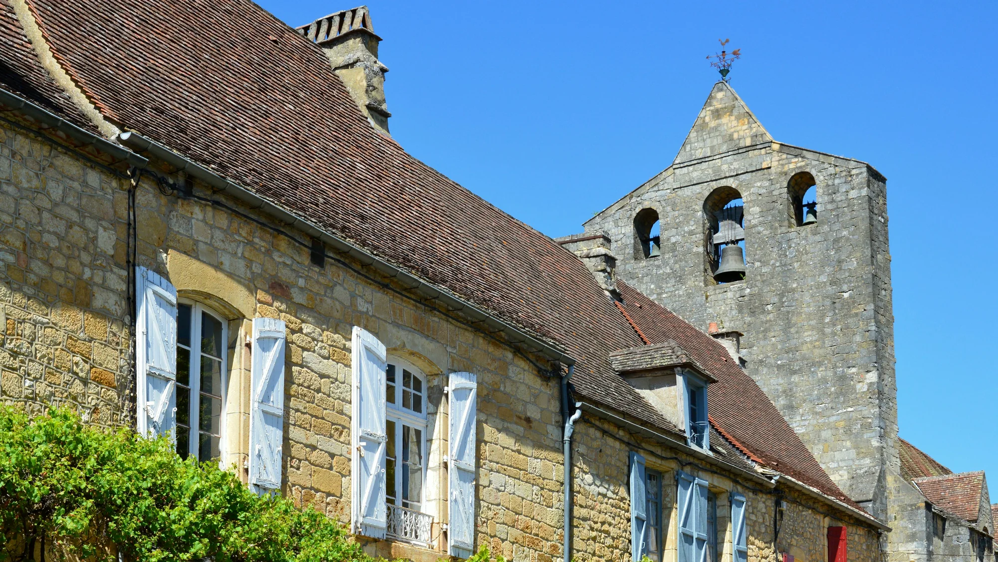 Maison de pierre dans un village de Bourgogne